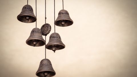 Las campanas pueden llamar a la suerte con su característico sonido.