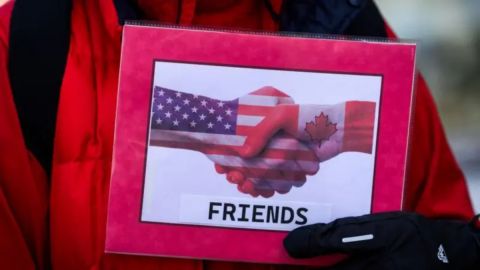 El presidente Donald Trump y el primer ministro Mark Carney quedaron en "renegociar exhaustivamente" la relación entre ambos países.