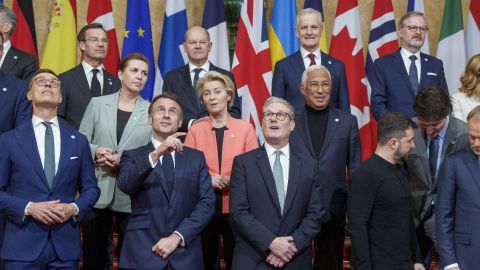 Reino Unido reunió el domingo a los líderes europeos en Londres en busca de una respuesta a la nueva situación creada en Ucrania.