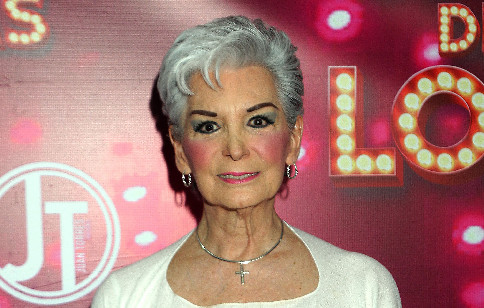 Felicia Garza podría volver a llamarse Felipe Gil - La Opinión