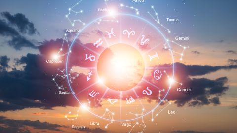 Los astros le dicen a tu signo qué le espera en abril de 2025.