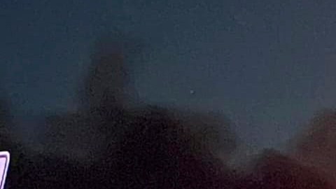 Uno de los incendios más grandes amenaza a los residentes del bosque de Carolina cerca de Playa Myrtle.