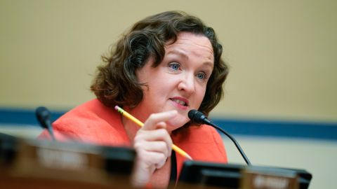 Katie Porter es una contrincante importante en las elecciones para la gubernatura de California.