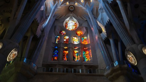 El santoral católico honra la vida de personajes que dejaron huella espiritual.