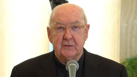Quién es el cardenal Kevin Farrell y en qué consiste su figura de camarlengo del Vaticano
