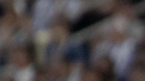 AME3136. MONTERREY (MÉXICO), 27/04/2025.- Stefan Medina (d) de Monterrey disputa el balón con Salomon Rondon (i) de Pachuca este domingo durante el partido correspondiente al Play In 1 del Torneo Clausura 2025, celebrado en el estadio BBVA de la ciudad de Monterrey (México). EFE/Miguel Sierra