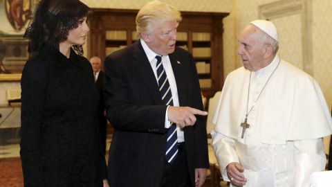 Trump transmite pésame por la muerte del papa y pide que Dios bendiga a Francisco