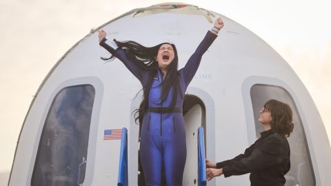 Amanda Nguyen, la estudiante que postergó su sueño de ser astronauta por una violación y finalmente llegó al espacio