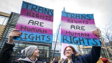 La definición legal de una mujer está basada en el sexo biológico, dictamina la Corte Suprema de Reino Unido