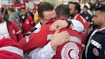 "Los atacaron uno por uno y los enterraron en una fosa común": la indignación de la ONU y la Cruz Roja tras la matanza de 15 paramédicos y rescatistas a manos de tropas israelíes