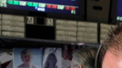 La Bolsa de Nueva York abre con importantes retrocesos.