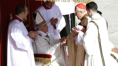 El anillo del Pescador marca el fin de un periodo papal