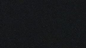 Raúl Jiménez en un duelo contra el Manchester United.