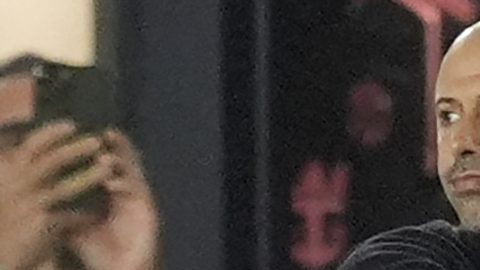 Messi junto a Mascherano.