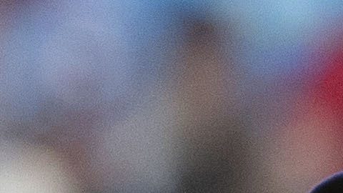 Roki Sasaki, pitcher japonés de los Dodgers, lanza durante el partido contra los Philadelphia Phillies. Fue la mejor actuación del novato en lo que va de la temporada.