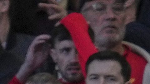 Fulham's Rodrigo Muniz celebrates after scoring his side's third goal during the English Premier League soccer match between Fulham and Liverpool, at Craven Cottage, London, Sunday, April 6, 2025. (AP Photo/Kin Cheung)