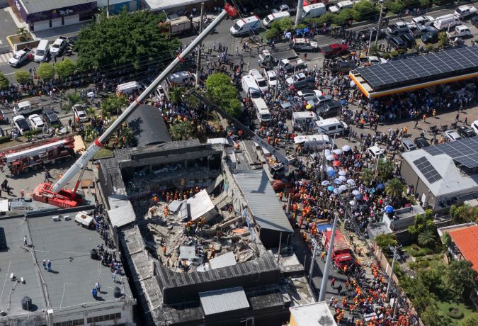 Aumentan a 44 los muertos al desplomarse el techo de una discoteca en Santo Domingo