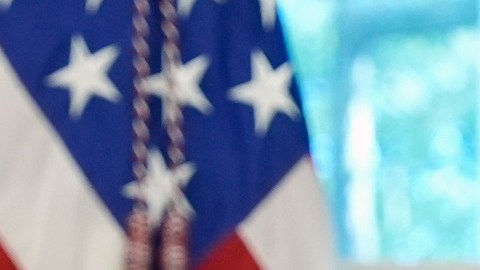 El presidente Donald Trump y la secretaria de Educación, Linda McMahon.