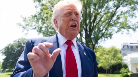 El presidente Donald Trump ha firmado 142 órdenes ejecutivas.