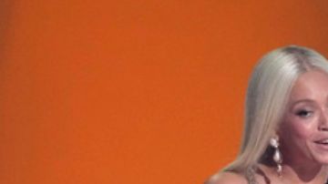 Beyoncé acepta el premio al Álbum del Año por "COWBOY CARTER" durante la 67ª edición anual de los Premios Grammy