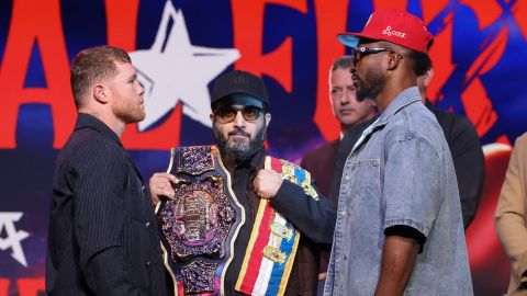 Canelo Álvarez y William Scull en su primera conferencia de prensa.