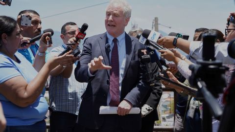 Pese a la insistencia de Chris Van Hollen, el gobierno de El Salvador no dio plazo para concretar una reunión en próximas fechas.
