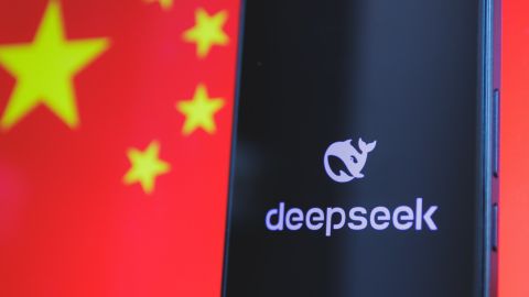 DeepSeek no contaba con la autorización de sus usuarios para compartir sus datos con terceros