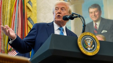 Dijo que Trump viajará a Arabia Saudita, Qatar y los Emiratos Árabes Unidos del 13 al 16 de mayo.
