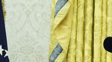 Elon Musk durante una reunión con Donald Trump