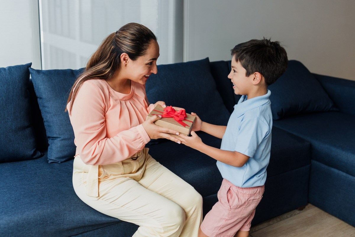 Regala a mamá la corona de la tecnología este Día de las Madres con ofertas de Verizon