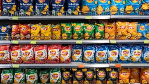 Frito-Lay retira lote de Tostitos por ingrediente no declarado en el empaque