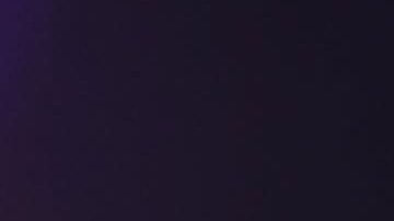 Norberto Vélez suele alternar discos de salsa y de boleros en su carrera.