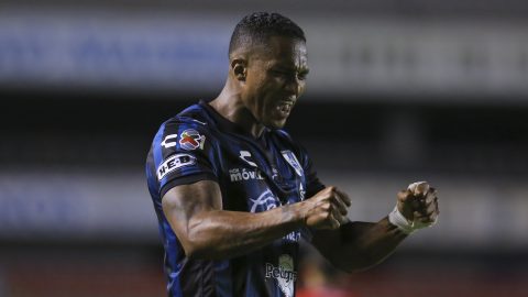 Antonio Valencia durante su etapa en Querétaro.