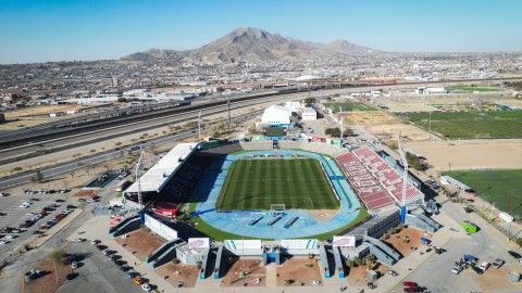 Ciudad Juárez, Chihuahua, 20 de enero de 2025. Panorámica de estadio, durante el partido correspondiente a la jornada 4 del torneo Clausura 2025 de la Liga BBVA MX Femenil, entre las Bravas de FC Juárez y las Pumas de la UNAM, realizado en el estadio Olímpico Benito Juárez. Foto: Imago7/ Alejandro Rodríguez