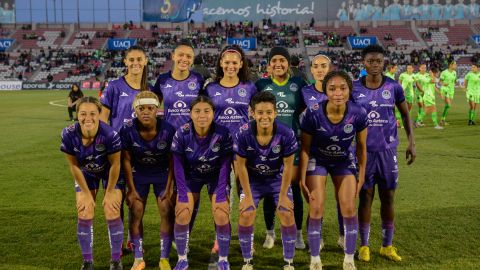 Ciudad Juárez, Chihuahua, 16 de febrero de 2025. Foto de equipo de Mazatlán femenil, durante el partido correspondiente a la jornada 9 del torneo Clausura 2025 de la Liga BBVA MX Femenil, entre las Bravas de FC Juárez y las Cañoneras del Mazatlán FC, realizado en el estadio Olímpico Benito Juárez. Foto: Imago7/ José Zamora