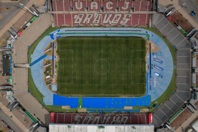 Ciudad Juárez, Chihuahua, 22 de febrero de 2025. Panorámica de estadio, durante el partido correspondiente a la jornada 8 del torneo Clausura 2025 de la Liga BBVA MX, entre los Bravos de FC Juárez y los Diablos Rojos del Toluca, realizado en el estadio Olímpico Benito Juárez. Foto: Imago7/ José Zamora