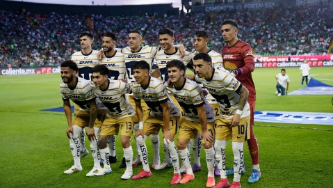León, Guanajuato, 30 de marzo de 2025. Foto oficial de equipo Pumas, durante el partido correspondiente a la jornada 13 del torneo Clausura 2025 de la Liga BBVA MX, entre los Esmeraldas del León y los Pumas de la UNAM, realizado en el estadio León. Foto: Imago7/Sebastián Laureano Miranda