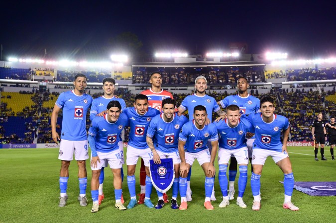 Ciudad de México, 1 de abril de 2025. , durante el partido de ida de los Cuartos de Final de la Champions Cup de la CONCACAF 2025, entre las Águilas del América y la Máquina Celeste del Cruz Azul, realizado en el estadio Ciudad de los Deportes. Foto: Imago7/ Alexis Chávez