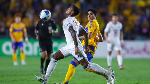 San Nicolás de los Garza, Nuevo León, 23 de abril de 2025. , durante el partido de ida de las Semifinales de la Champions Cup de la CONCACAF 2025, entre los Tigres de la UANL y la Máquina Celeste del Cruz Azul, realizado en el estadio Universitario. Foto: Imago7/