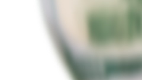Joven latino gana un millón de dólares en la lotería