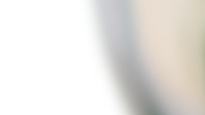 Joven latino gana un millón de dólares en la lotería