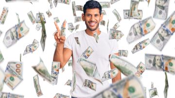 Joven latino gana un millón de dólares en la lotería