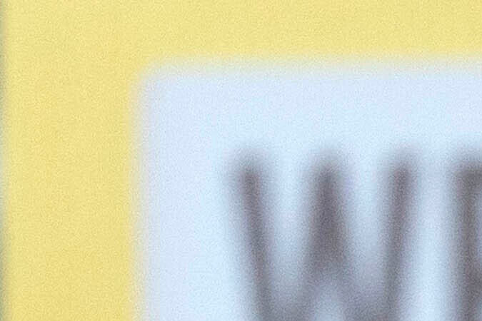 Jennifer Vásquez Sura, esposa de Kilmar Abrego García de Maryland, quien fue deportado por error a El Salvador, durante una conferencia de prensa.