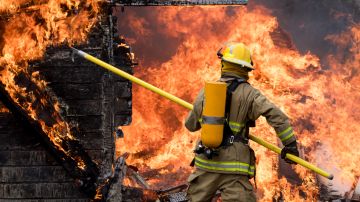 La policía ha iniciado una investigación para determinar la causa exacta del incendio.