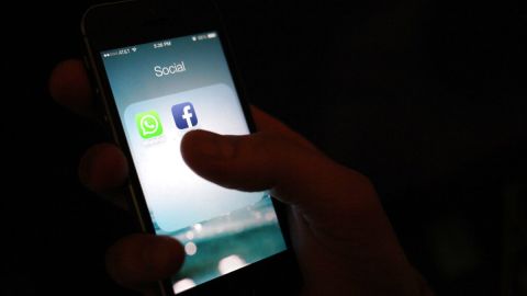 Envío de mensajes a través de un teléfono móvil