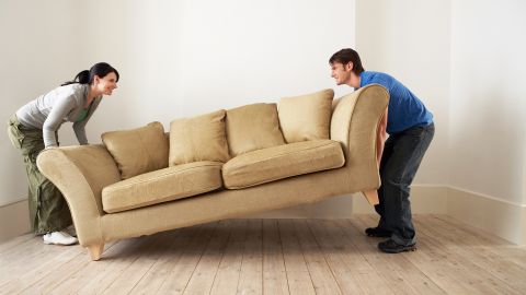 Moviendo muebles ganan lotería