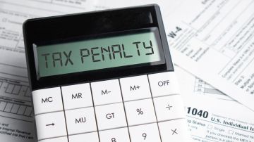 Multas e intereses de impuestos del IRS