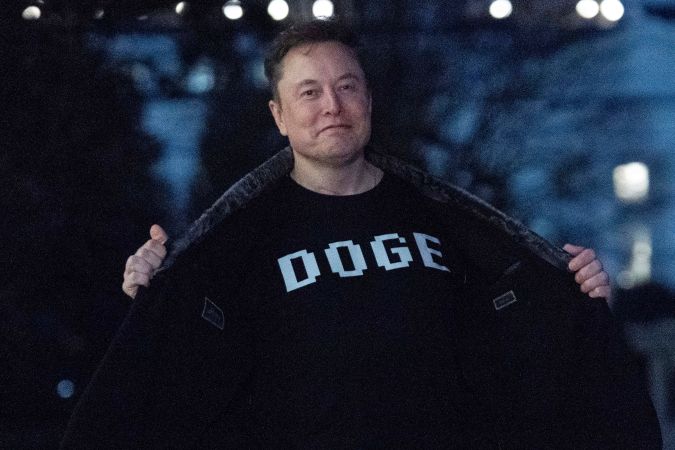 Musk ha visto caer más del 40% las acciones de Tesla mientras dirige DOGE.