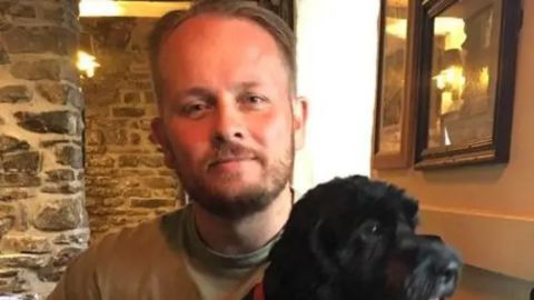 Pete Belton, de 44 años, vive en una pequeña ciudad del centro de Reino Unido.
