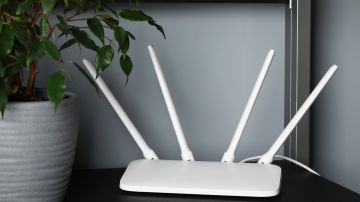 El papel de aluminio es capaz de reflejar las ondas del router para enviar la señal WiFi en la dirección que desee el usuario